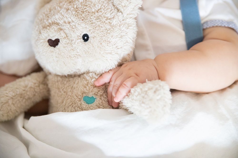 Astuces pour améliorer le sommeil des bébés grâce aux sons apaisants